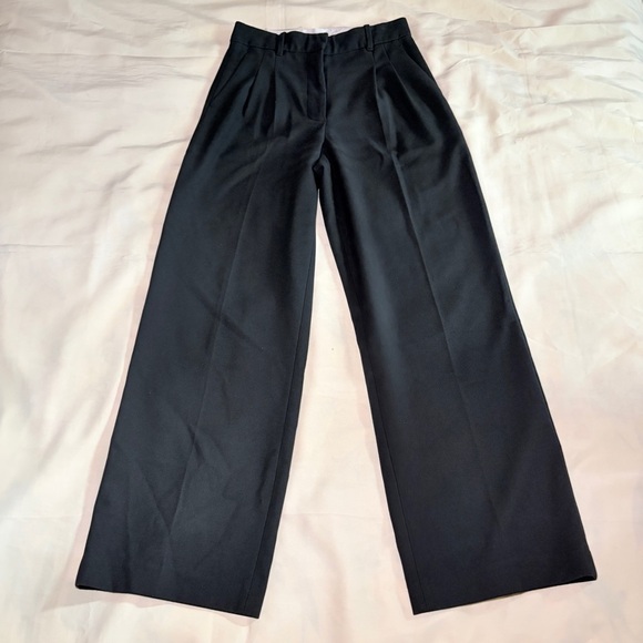 Aritzia- The Effortless Pant (Re)fined Black Size 4 High Waist Trousers - Picture 2 of 9